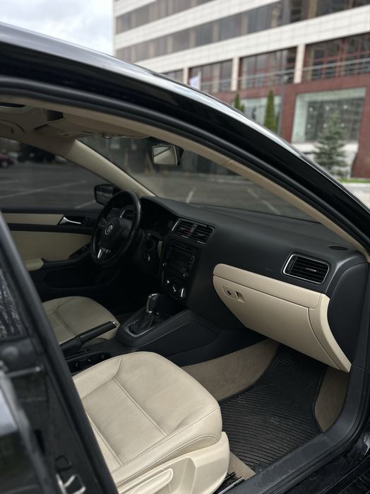 Volkwagen Jetta 2.5 газ