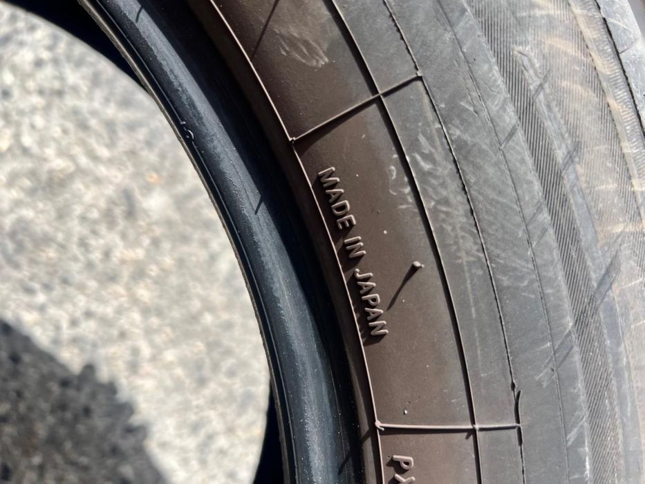 215/65/17 Toyotires 2 pneus