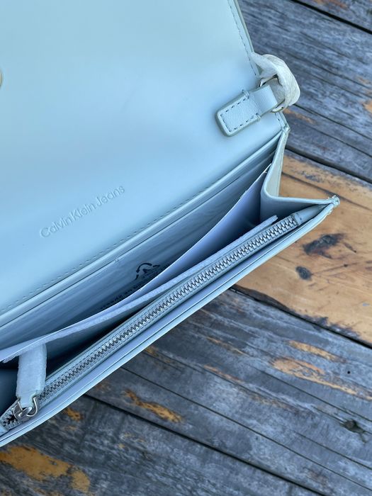 Сумка calvin klein (ck sculpted impression crossbody bag) с америки