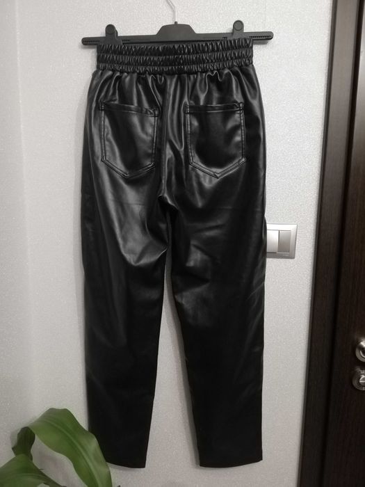 Spodnie lateksowe, jak nowe M