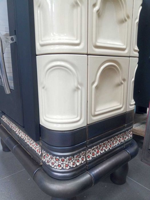 Piec kaflowy z akumulacją nowy ręcznie malowany z montażem ekoprojekt