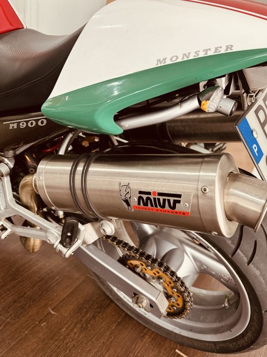 Ducati Monster 900