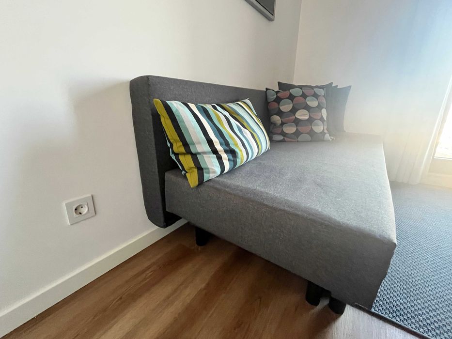 Sofá-cama IKEA ÄLVDALEN 3 lugares c/ arrumação - como novo