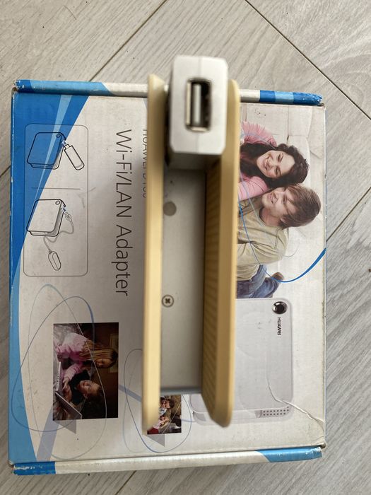 Router HUAWEI model D100 z wejściem USB do modemów Wi-Fi / LAN port