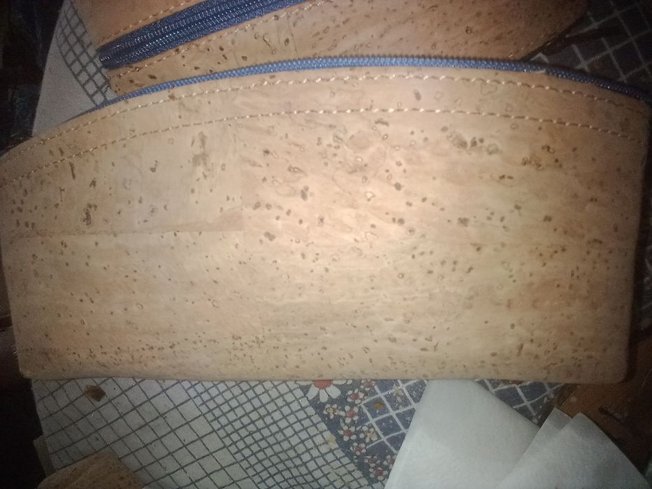 Duas bolsas pequenas cortiça