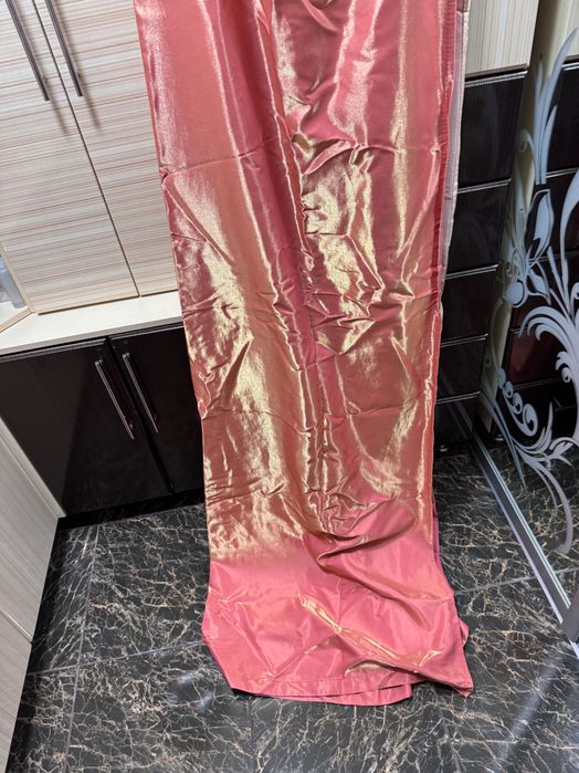 Штора атласна персикова