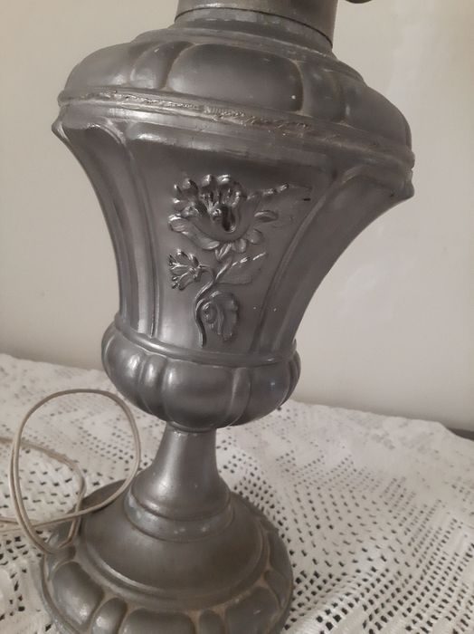 Candeeiro de mesa em estanho