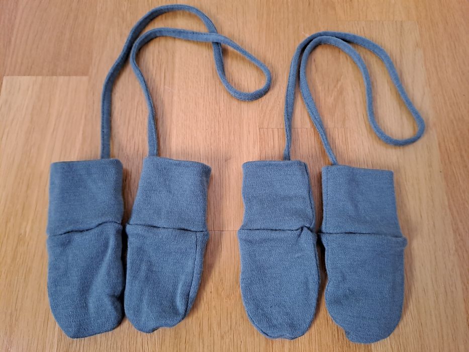 Rękawiczki ze sznurkiem