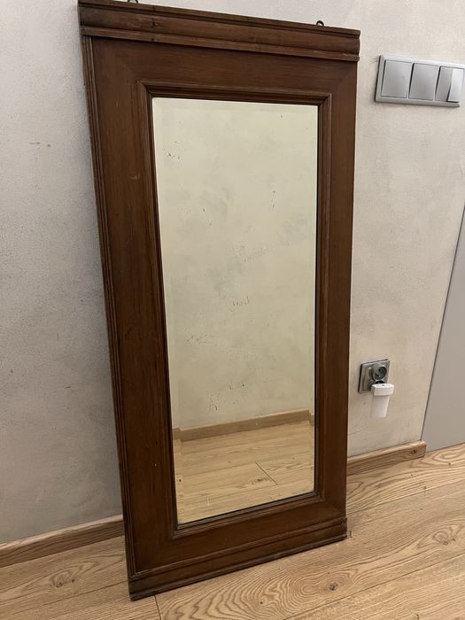 Zabytkowe lustro w solidnej drewnianej ramie masywne