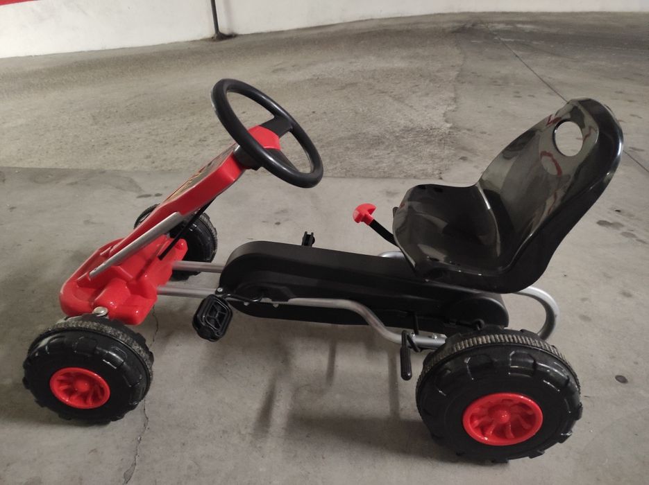 Kart de pedais para crianças até 30 kg