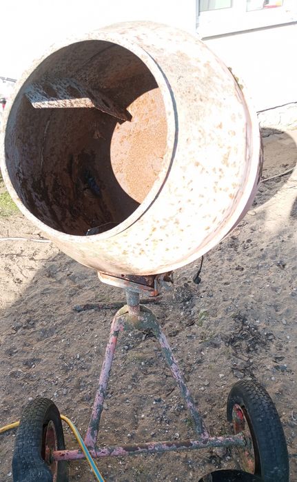 Продам бетономешалку