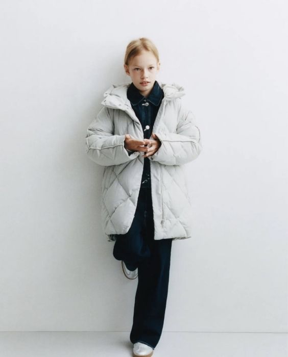 В наявності пуховик zara 140, 152