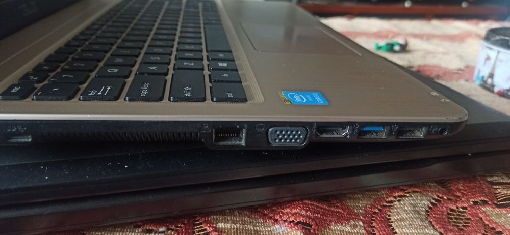 Laptop Asus x540la i3 ram 8