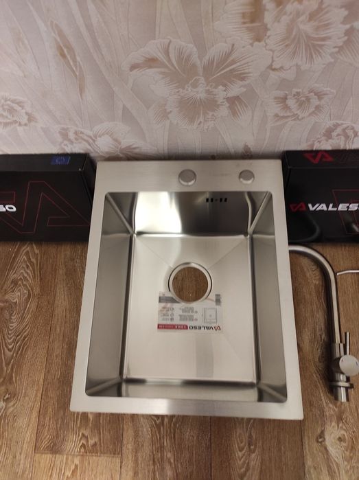 Мойка на кухню Акция! -17 % фирма Platinum  Valeso 40*50- 3 mm. hendma