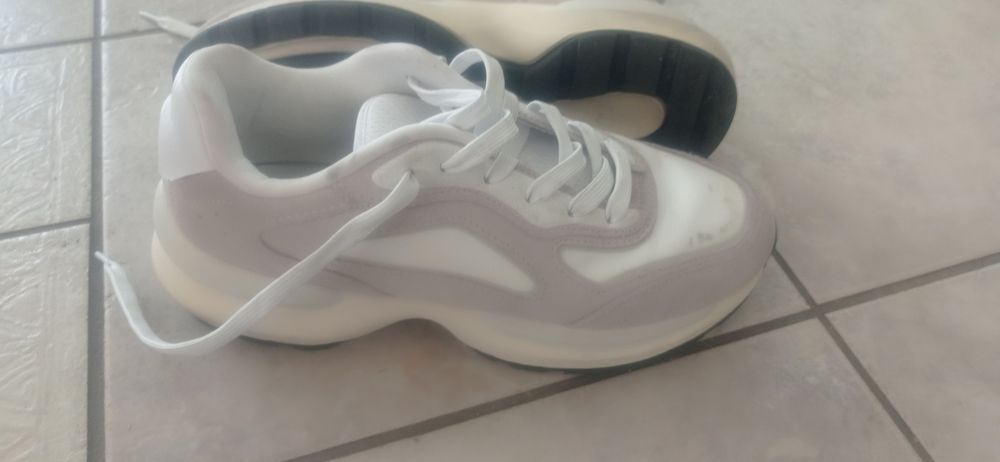 Vendo sapatilhas praticamente novas n37