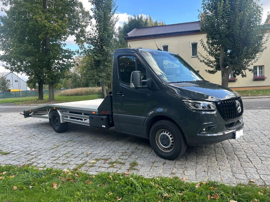 Mercedes-Benz Sprinter 319 CDI v6  Najazd Autolaweta Sprinter 319 CDI V6 Poduszki Klima Nawigacja 3.5Hak