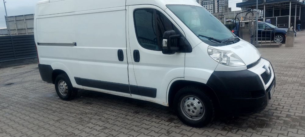Пежо Боксер вантажний автомобіль