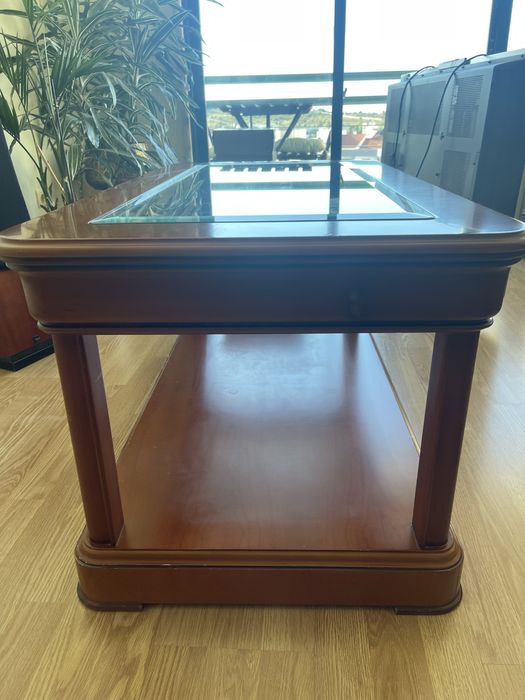 Mesa de apoio em cerejeira