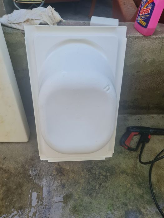 Banheira com muda-fraldas portátil da marca Plastimyr