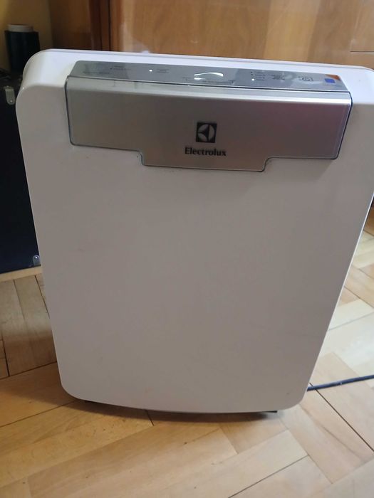 Oczyszczacz powietrza Electrolux  EAP300