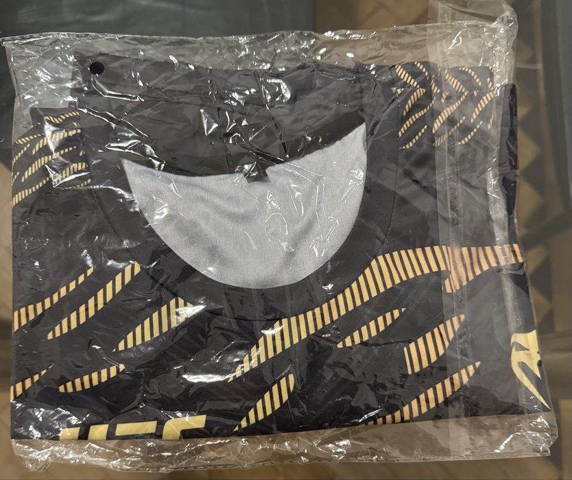 Camisola venum ufc nova(reservado)