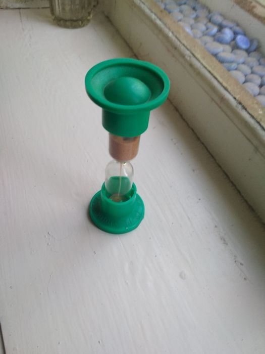 Продам часы песочные