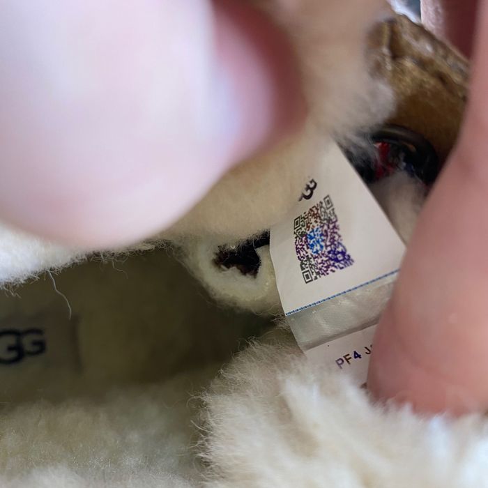 1130851 оригінал жіночі черевики UGG adiroam hiker boot