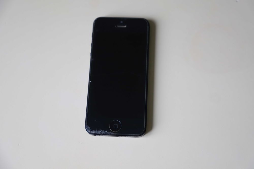 мобільний телефон iphone 5S