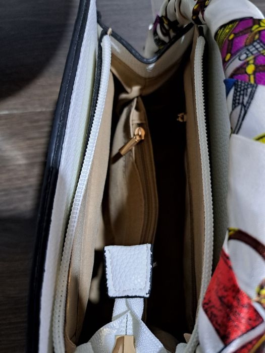 Torebka Guess skórzana