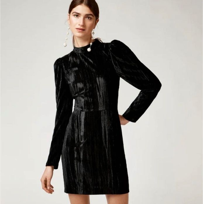 Вечірня чорна сукня