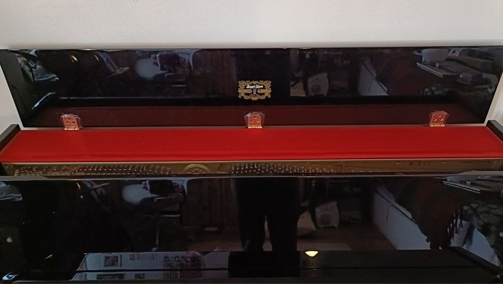 Piano acústico vertical Kawai K-15 E