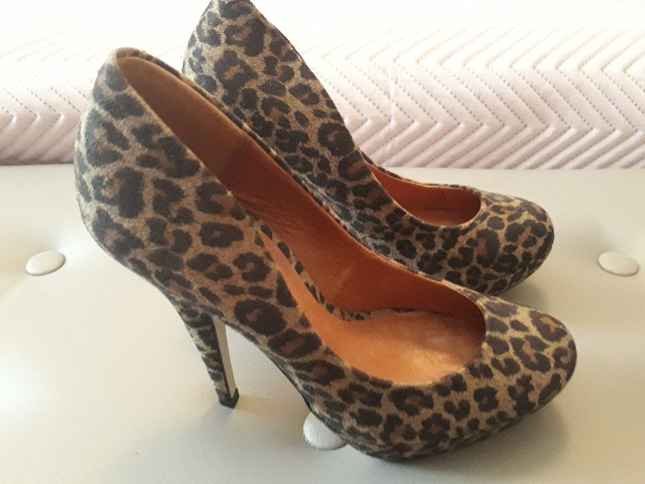 Sapatos leopardo La Strada NOVOS tam. 36