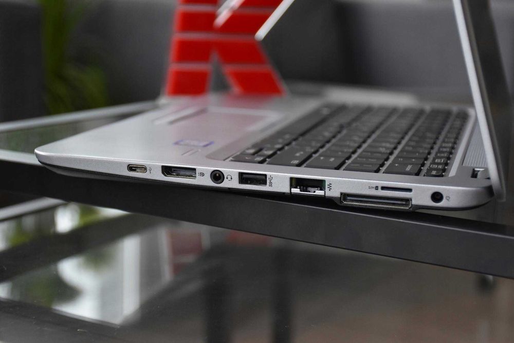 Laptop HP 820 G3 / i5 / 16GB DDR4 / 240GB SSD / 12 cali / Windows 11