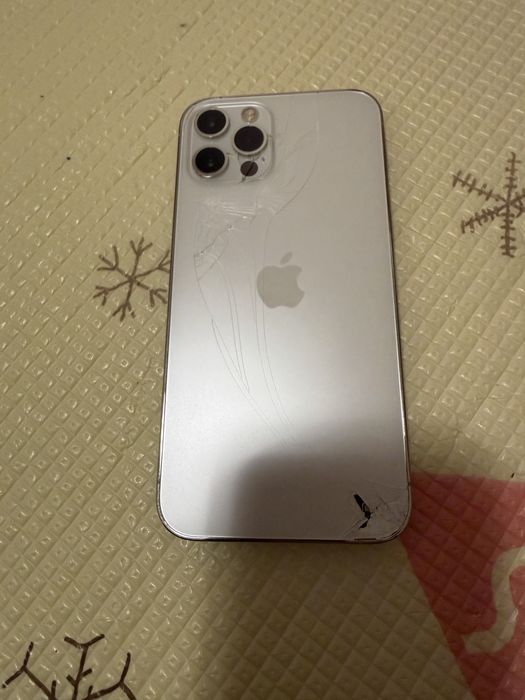 Iphone 12pro 256gb, sprawny w 100%, zbite plecy - wstepna