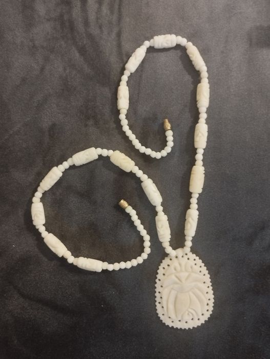 Колье ,кость ,винтаж