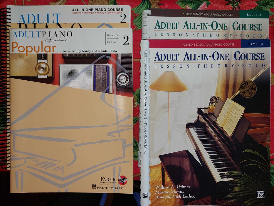 Vários livros de piano