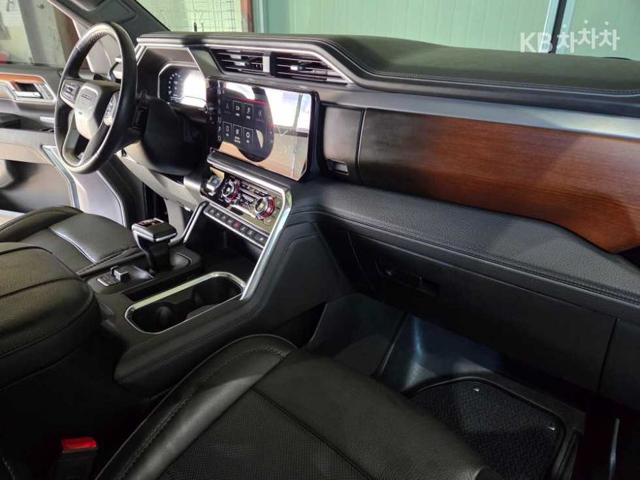 2023 GMC Sierra можна придбати на фонд або під УБД