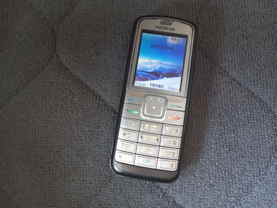 Мобильный телефон Nokia 6070