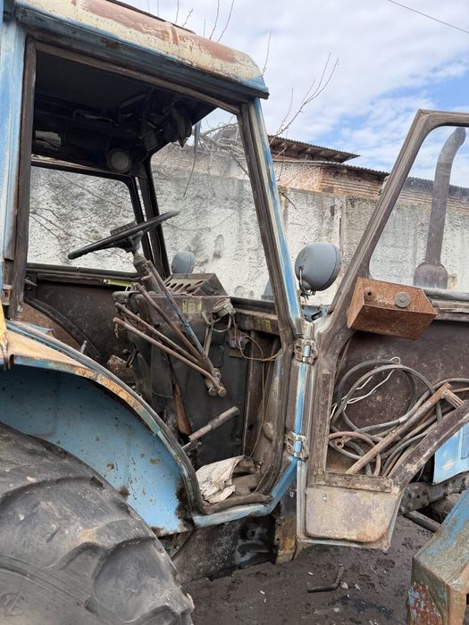 Трактор Мтз-80 ( з малою кабіною )