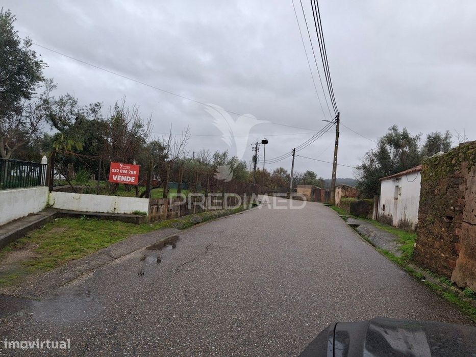 Terreno com possibilidade de construção. — Alvega E Concavada, Santarém