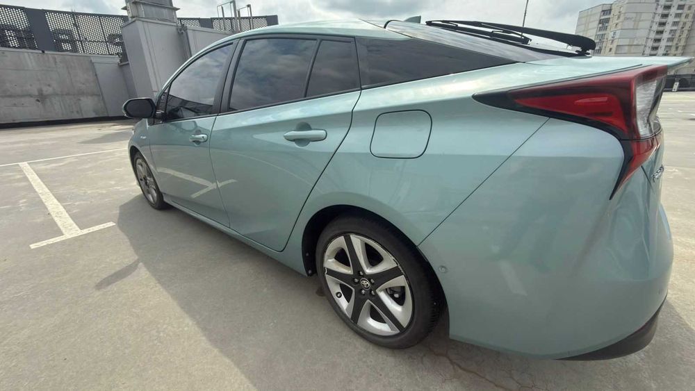 Toyota Prius гібрид