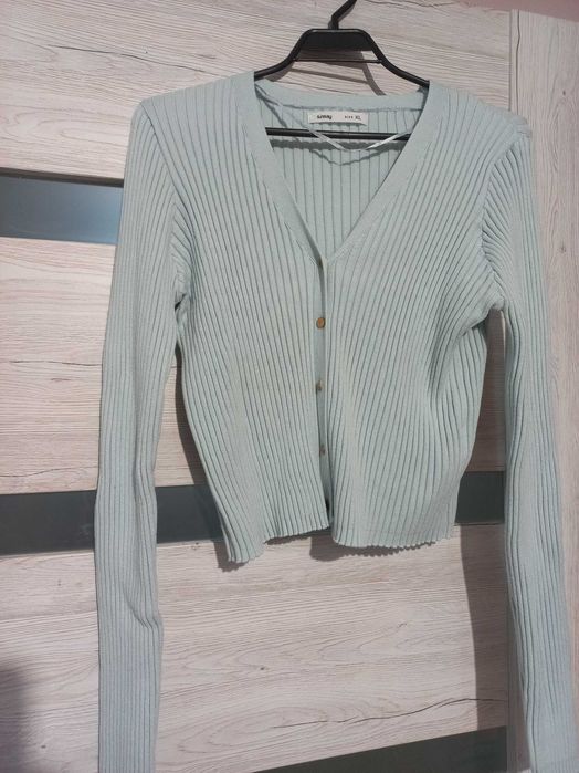 Sweter prążkowany krótki M,L, XL