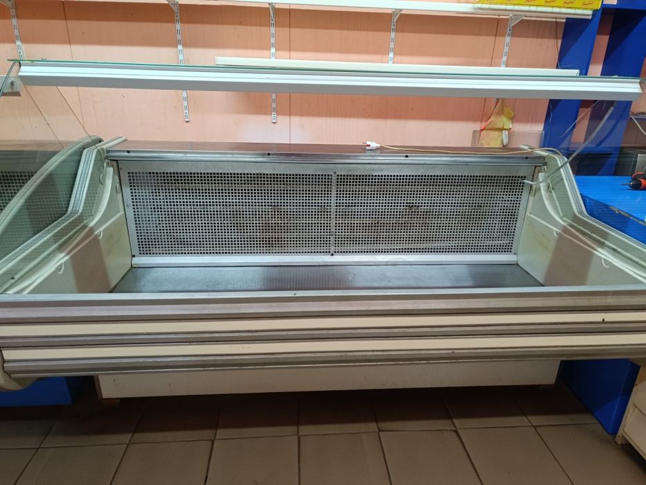 Морозильна вітрина в робочому стані