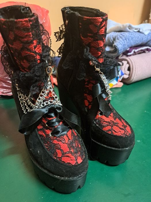Buty w stylu alt