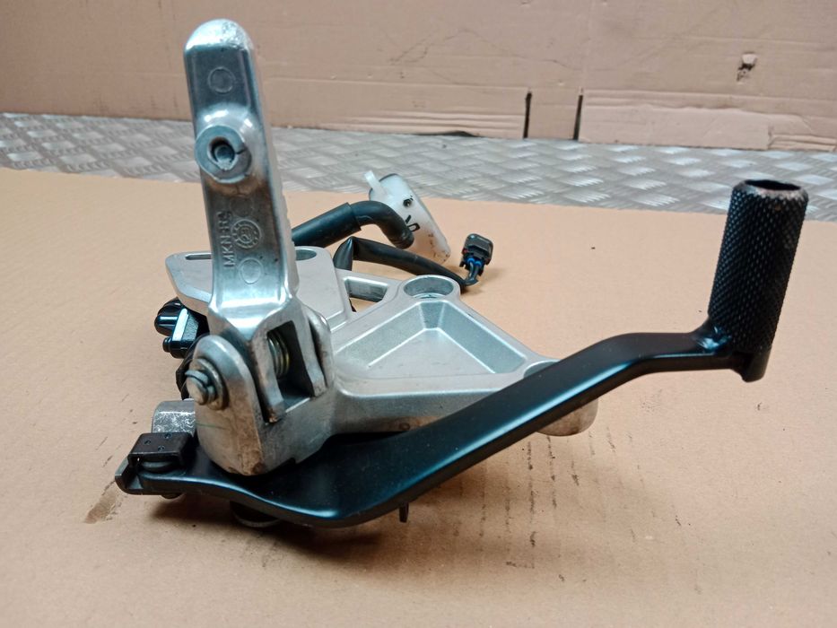 Honda CBR 650 R Set Prawy Kierowcy Pompa Dźwignia Hamulca Podnóżek