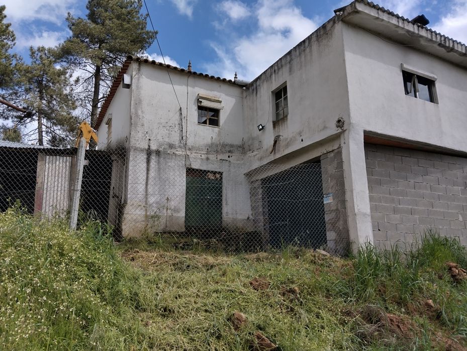 Quinta com duas casas em excelente localização em Trancoso