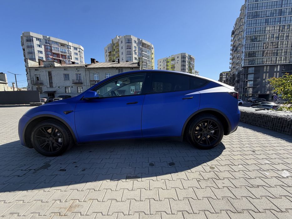 Tesla model Y 2021