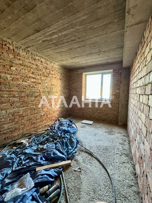 3  кімн, 1 поверх в районі ТЦ Депот