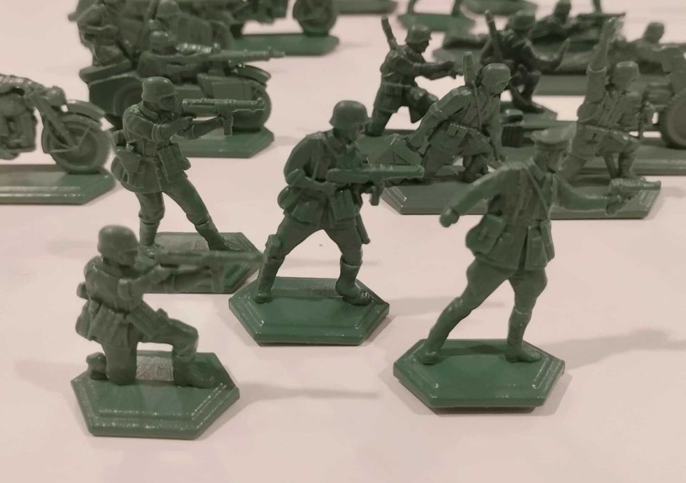 Żołnierzyki 1:48 - piechota niemiecka i radziecka (WW2)