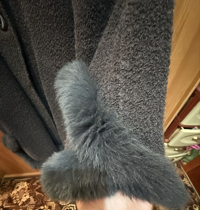 Продам пальто (зима-осінь)